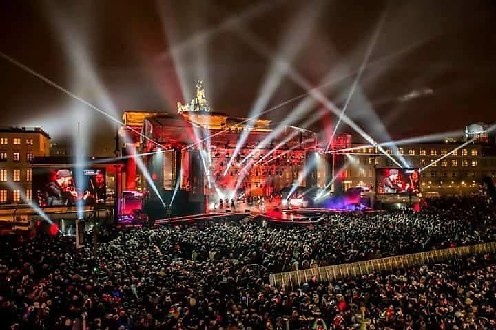 Open-Air-Konzert am Brandenburger Tor mit Lichtshow